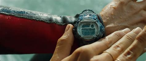 Wristwatch Blake Lively in The Shallows (2016).